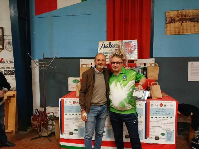 Flavio Caglio della Vedaschese durante la premiazione del Memorial Angelo Dalla Rosa 2026.